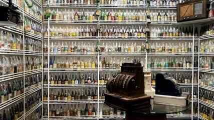 Museu reúne mais de cinco mil garrafas de cachaça