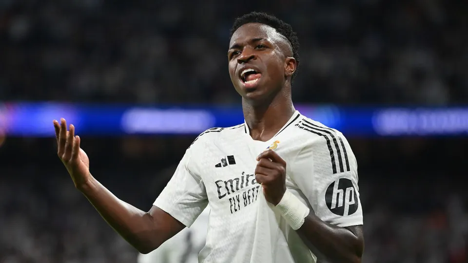 Vinícius Jr. exige ao Real Madrid que o trate como Cristiano Ronaldo Vinícius Jr. exige ao Real Madrid que o trate como Cristiano Ronaldo