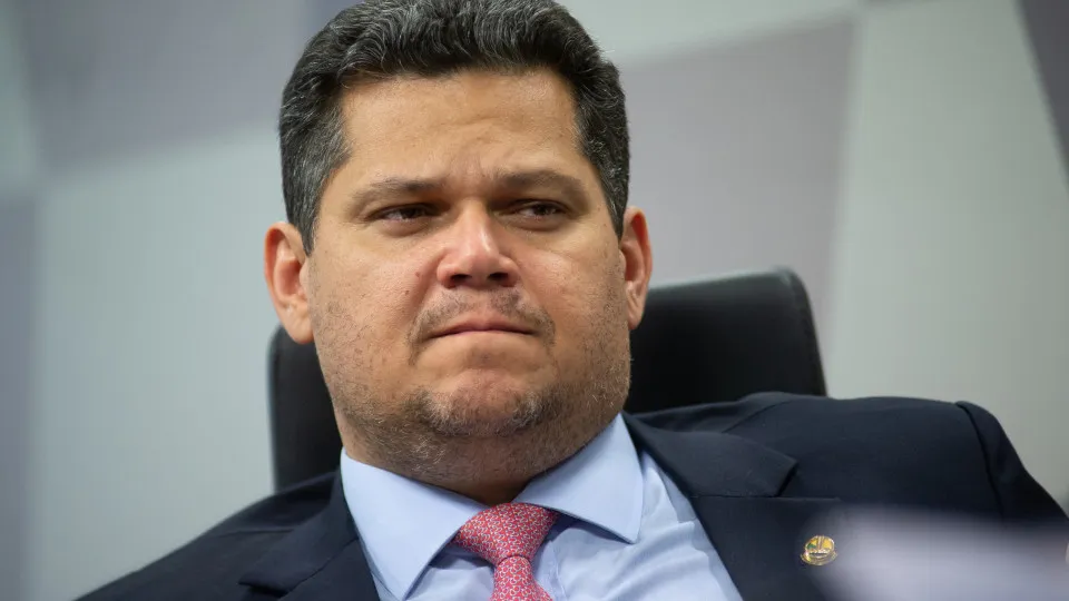 Alcolumbre insiste em Pacheco no STF, e senador evita buscar outro partido até decisão de Lula Alcolumbre insiste em Pacheco no STF, e senador evita buscar outro partido até decisão de Lula