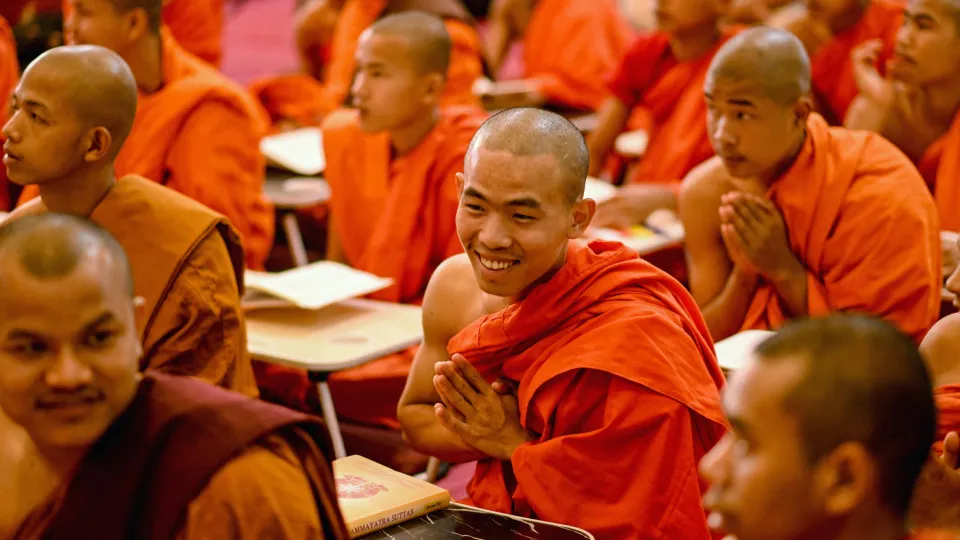 As regras rígidas que os monges budistas são obrigados a seguir