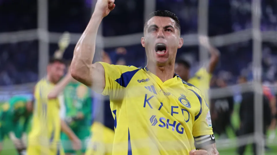 Cristiano Ronaldo decide futuro e mira marca histórica