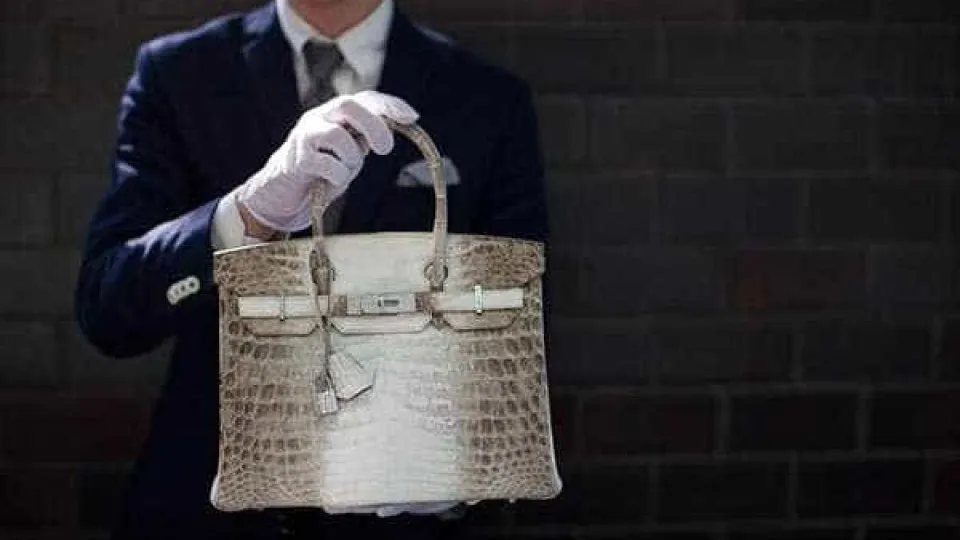 Hermès supera grupo Louis Vuitton e vira marca de luxo mais valiosa do mercado