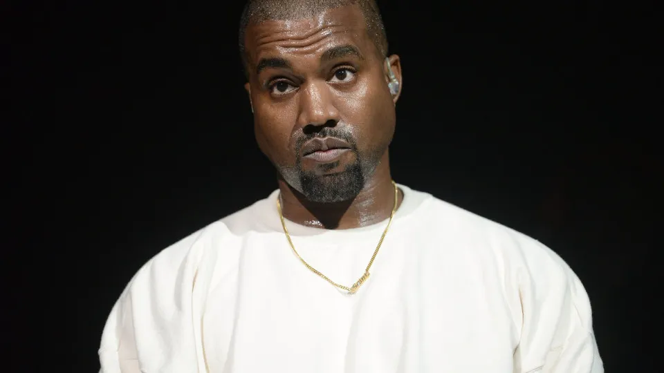 Kanye West vai a julgamento de Diddy em apoio a acusado por crimes sexuais  