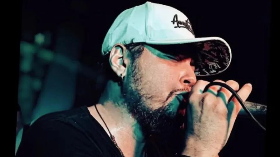 Morre cantor Igor Rodsi aos 44 anos após batalha contra leucemia