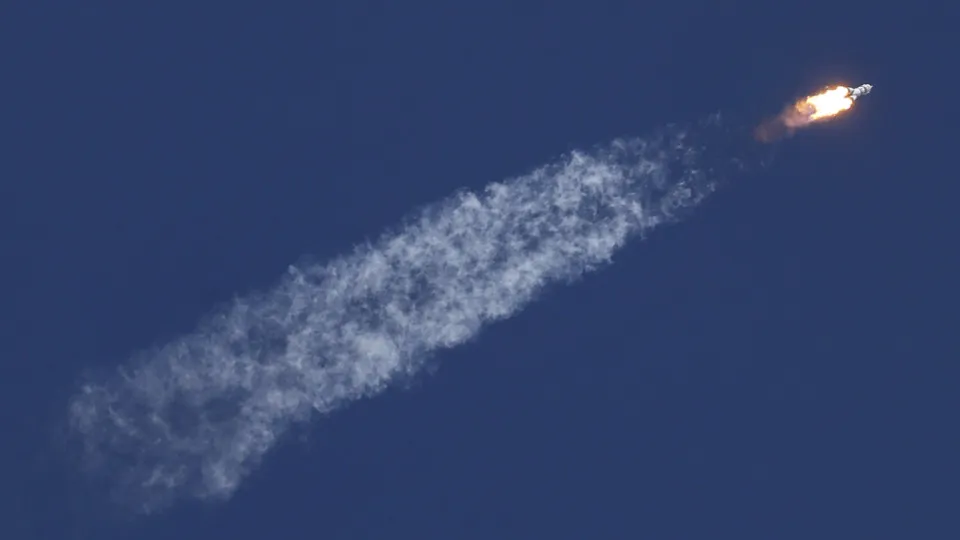Nave Soyuz regressa à Terra com astronautas russos e um norte-americano