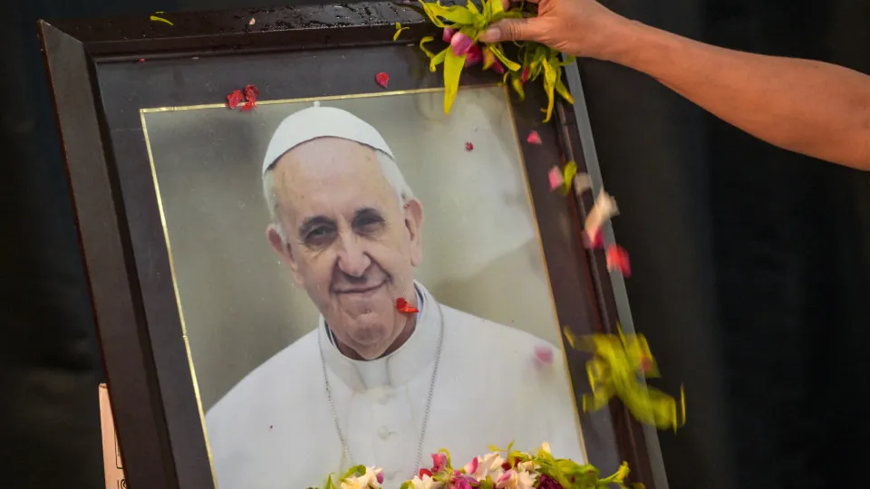 Papa Francisco acordou bem às 6h e morreu cerca de 1h depois