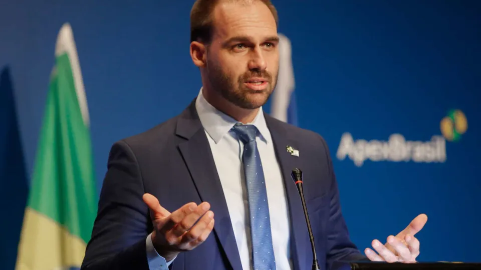 STF forma maioria para manter indenização de Eduardo Bolsonaro a jornalista da Folha de S.Paulo