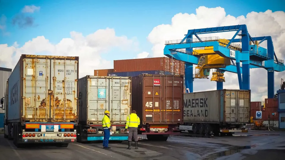 Exportações crescem 2,9% no 1º trimestre de 2025 ante o 4º trimestre de 2024, revela IBGE