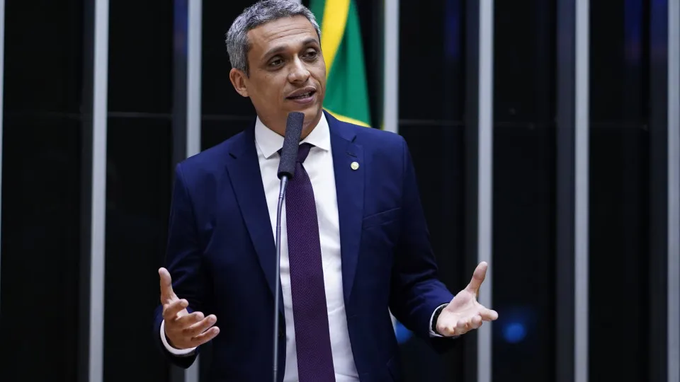 PF indicia Gustavo Gayer sob suspeita de desvio de cota parlamentar