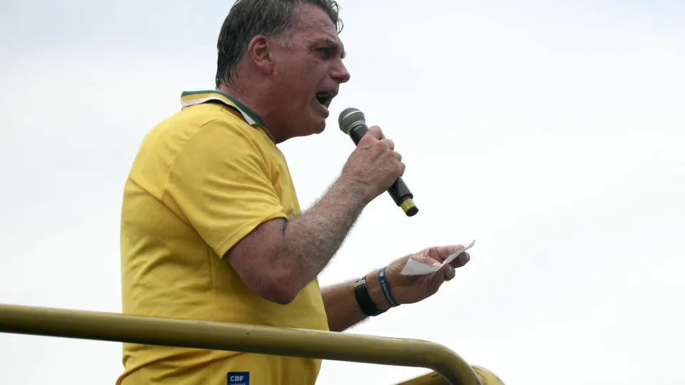 Bolsonaro diz em ato em Copabacana que será um ‘problema’ para o STF ‘preso ou morto’