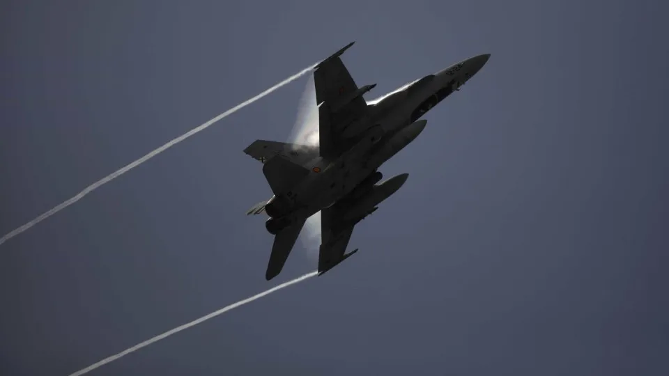 Caças dos EUA e da Rússia quase se chocam no Alasca