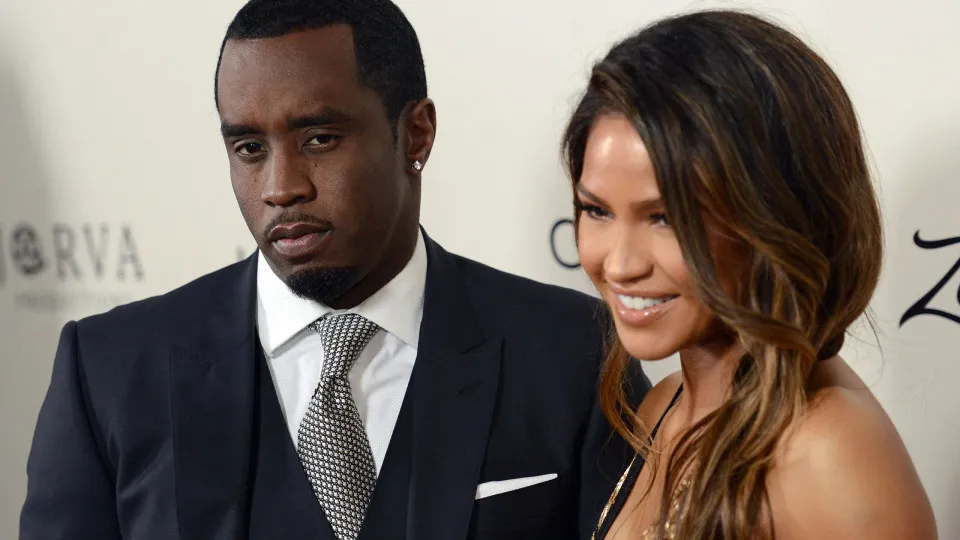 Cassie Ventura, ex-namorada de Diddy, afirma que foi espancada em meio a orgia Cassie Ventura, ex-namorada de Diddy, afirma que foi espancada em meio a orgia