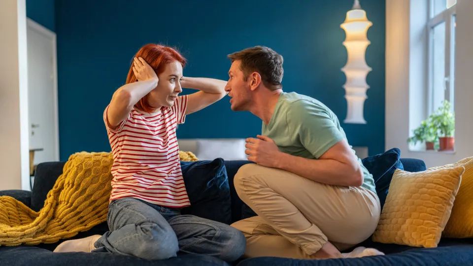 Como saber se está numa relação tóxica? Terapeuta revela cinco sinais