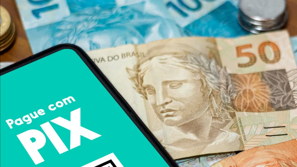 Emenda em PEC barra cobrança e interferência externa sobre o Pix