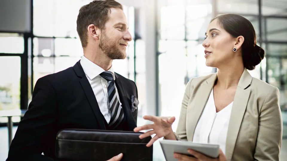 Erros no Trabalho: Hábitos e atitudes que podem sabotar a sua carreira Erros no Trabalho: Hábitos e atitudes que podem sabotar a sua carreira