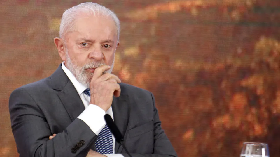 Lula defende regular big techs e critica interferência de Musk em eleições