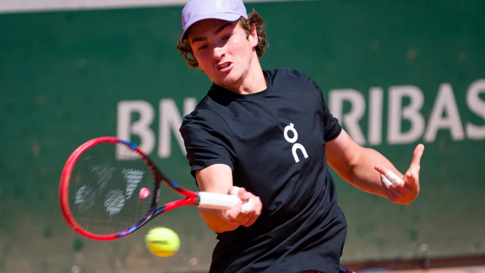 Fonseca estreia amanhã em Roland Garros em quadra para 1.500 pessoas