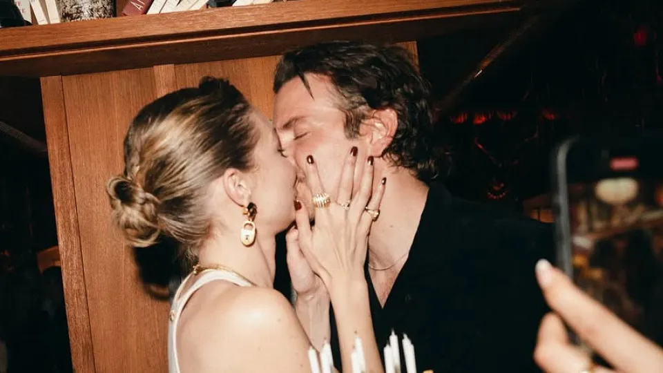 Gigi Hadid assume namoro com Bradley Cooper em post de aniversário Gigi Hadid assume namoro com Bradley Cooper em post de aniversário