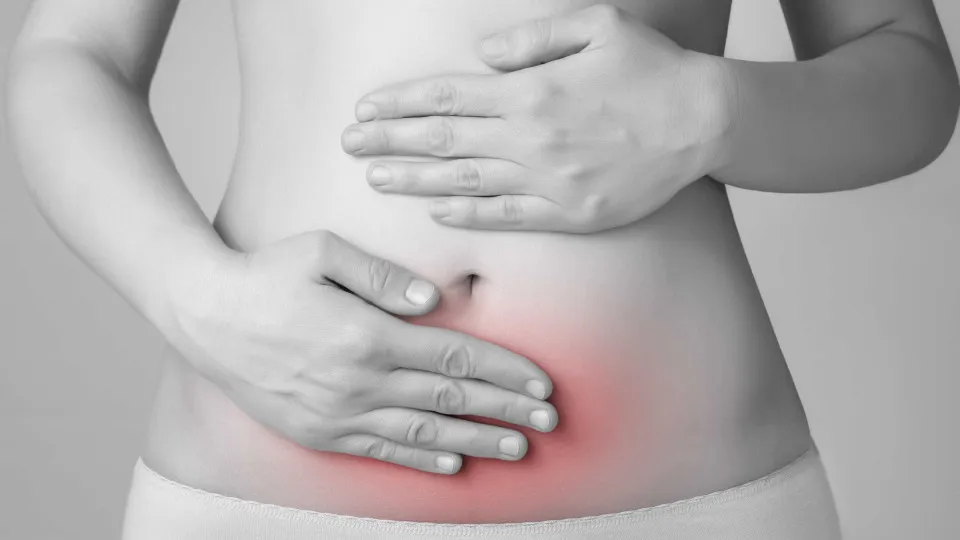Ginecologista revela a importância de investigar as cólicas menstruais