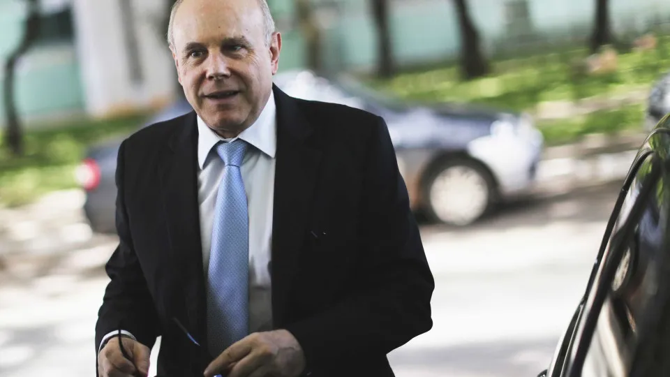 Governo Lula indica Guido Mantega para vaga na Eletrobras