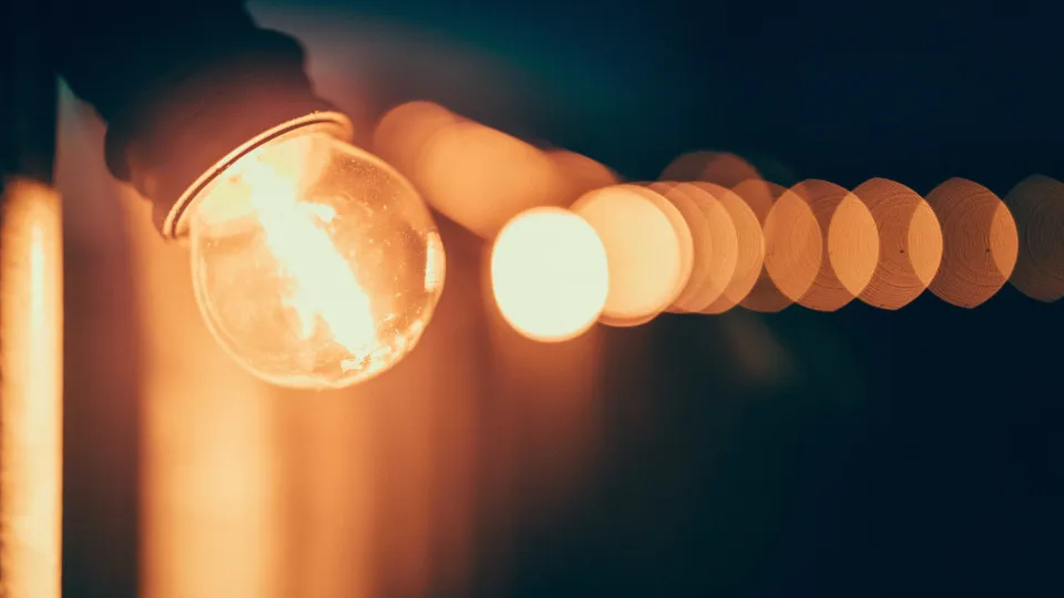 Governo isenta conta de luz para 16 milhões de pessoas