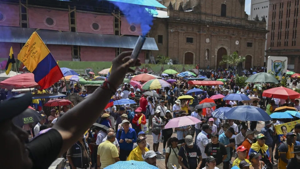 Greve nacional na Colômbia pede reforma trabalhista