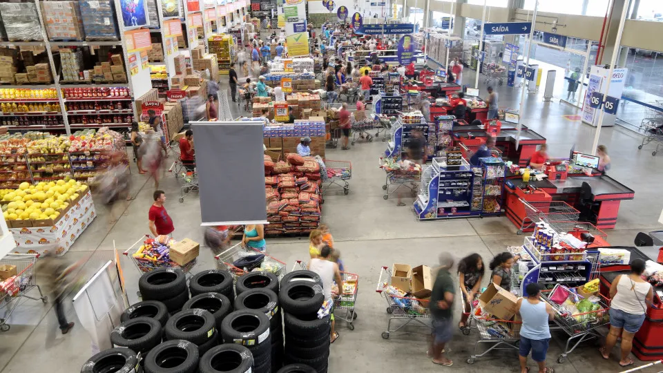 Guerra comercial vai aliviar inflação no Brasil, avalia economistas consultados pelo BC Guerra comercial vai aliviar inflação no Brasil, avalia economistas consultados pelo BC