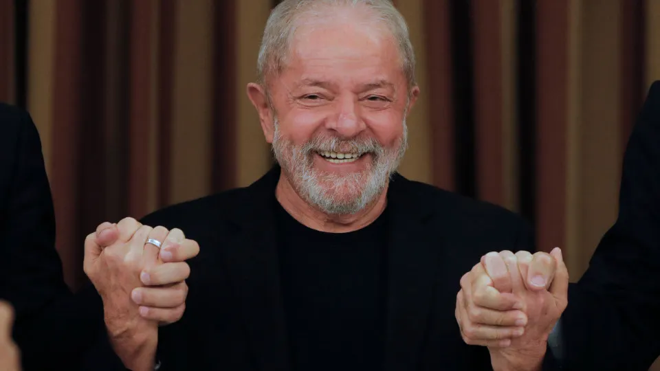 Lula diz em festa do PT que nem seu ministério sabe o que governo faz Lula diz em festa do PT que nem seu ministério sabe o que governo faz