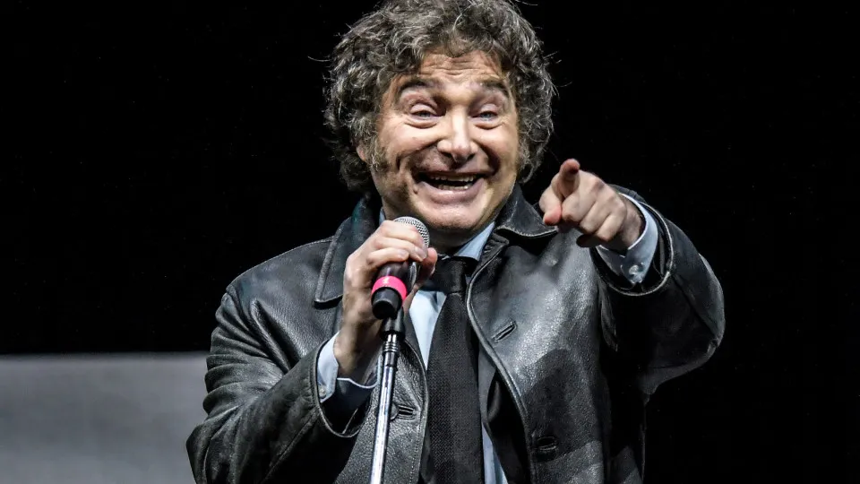 Milei elogia sonegadores e sugere que falta talento a argentino que paga impostos