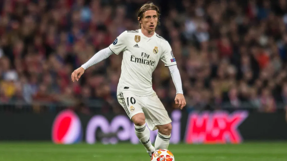 Modric tem proposta árabe e clubes brasileiros interessados, diz site