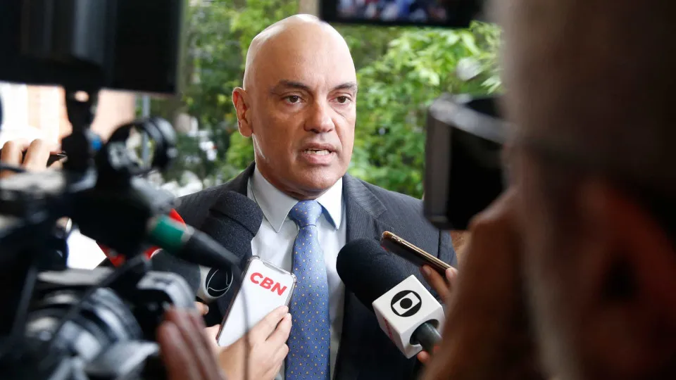 Moraes nega pedido para prender Bolsonaro