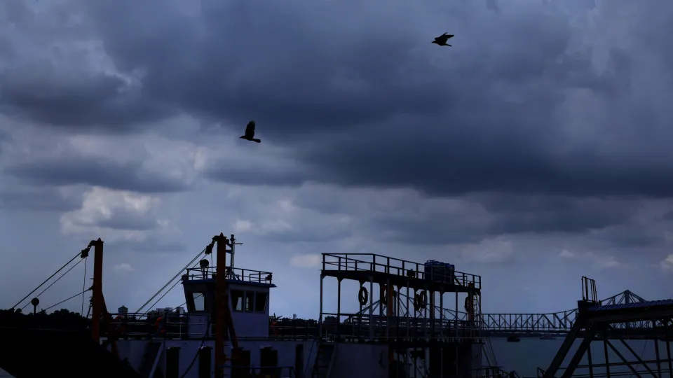 Nova Délhi enfrenta mortes e destruição com tempestade fora de época