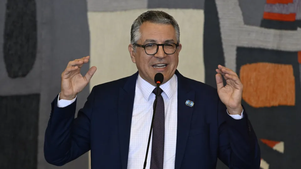 Padilha pode se tornar o ministro da Saúde com mais tempo no cargo desde a redemocratização