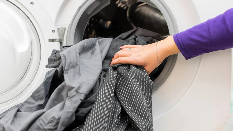 Pense bem antes de lavar estas oito peças com água fria na máquina