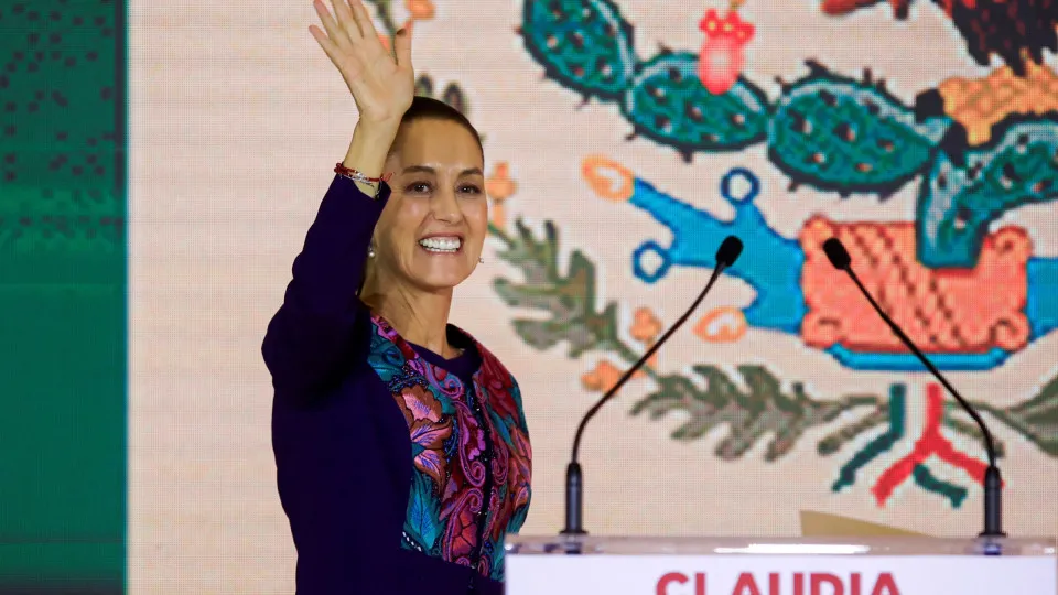 Presidente do México anuncia processo contra Google por mudar nome do golfo do México