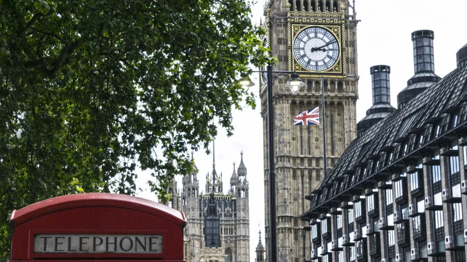 Reino Unido investiga TikTok, Reddit e Imgur por privacidade de crianças