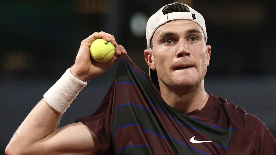 Rival deste sábado em Roland Garros, número 5 do mundo brinca com gritos de ‘João Fonseca’