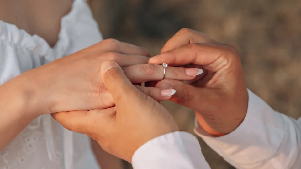 Três signos que podem ficar noivos este ano