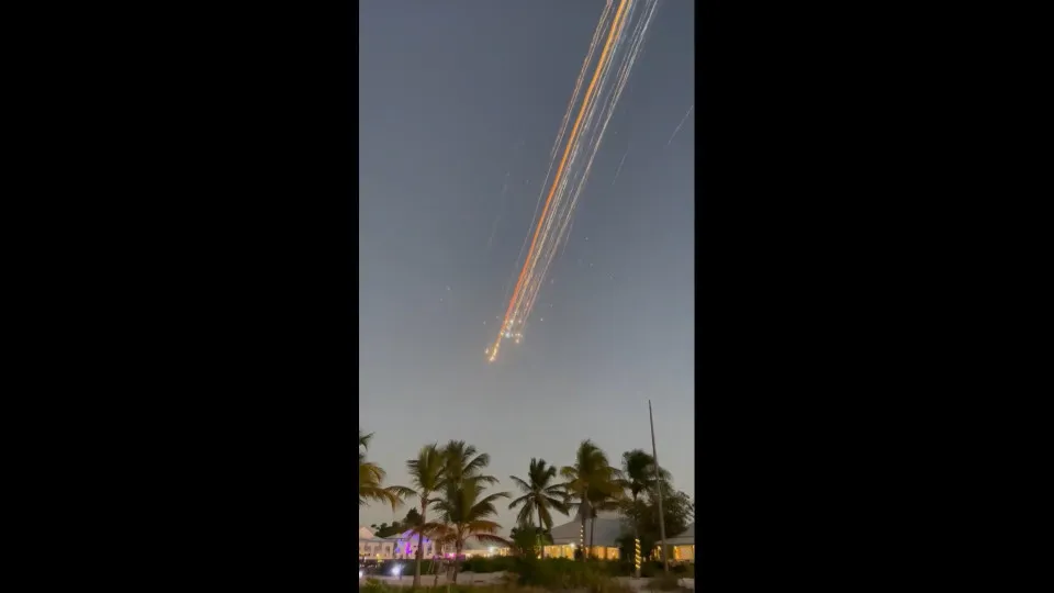 Explosão do Starship cria cenário de ‘chuva’ de meteoros; veja