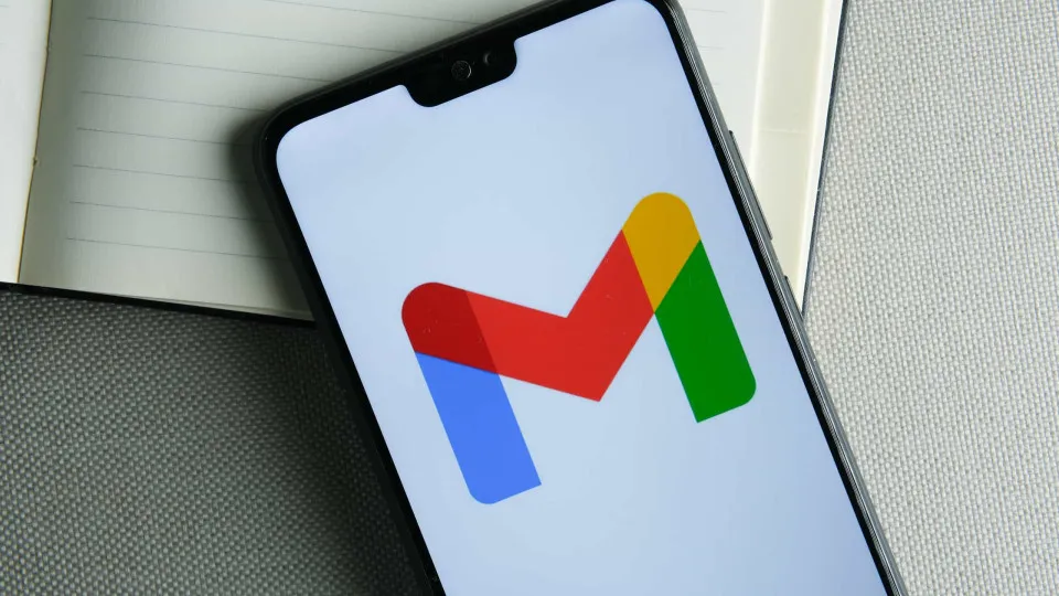 Gmail recebe IA que resume longas conversas por e-mail em inglês