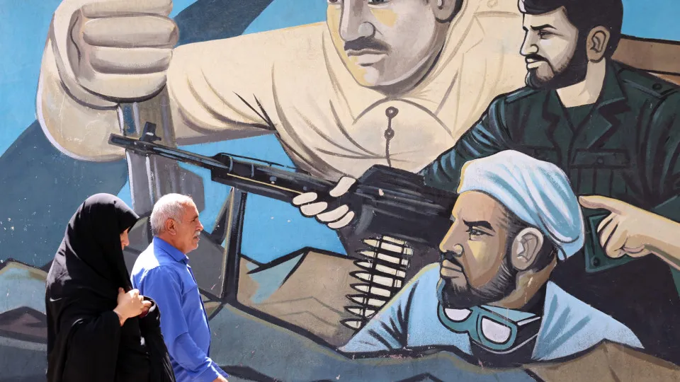 Israel ataca o Irã; explosões são ouvidas no Teerã