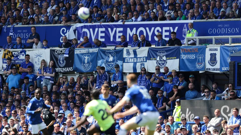 Já campeão, Liverpool enfrenta o Brighton; veja destaques da TV