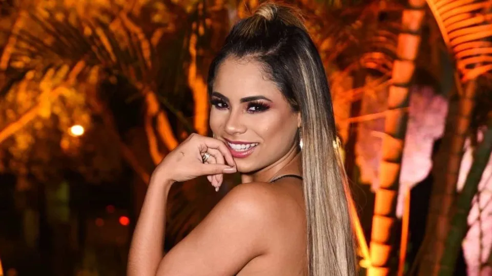 Lexa é a nova madrinha de bateria da Dragões da Real: ‘nossa história será linda’