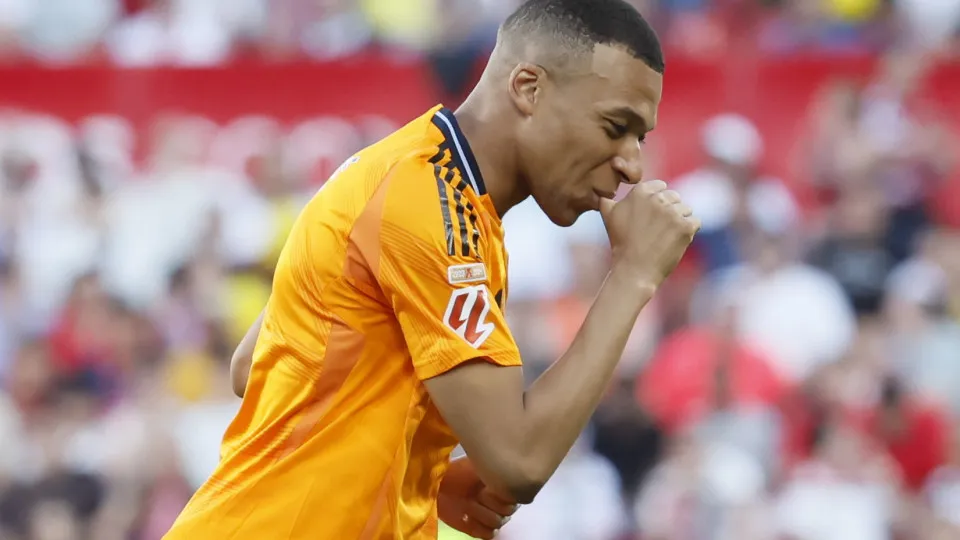 Mbappé recebe alta e volta ao Real Madrid após gastroenterite aguda