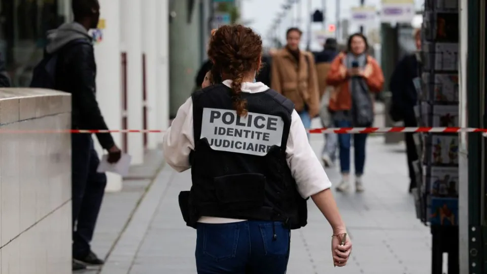 Menina é forçada a se prostituir; oito pessoas são presas em Paris