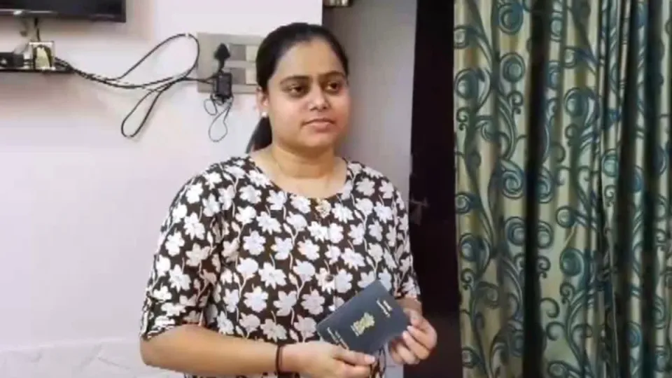 Mulher se atrasa em 10 minutos e perde voo da Air India: “Um milagre”