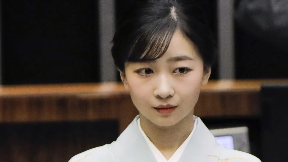 Parece uma boneca, diz passageira sobre princesa do Japão, que estava em voo comercial