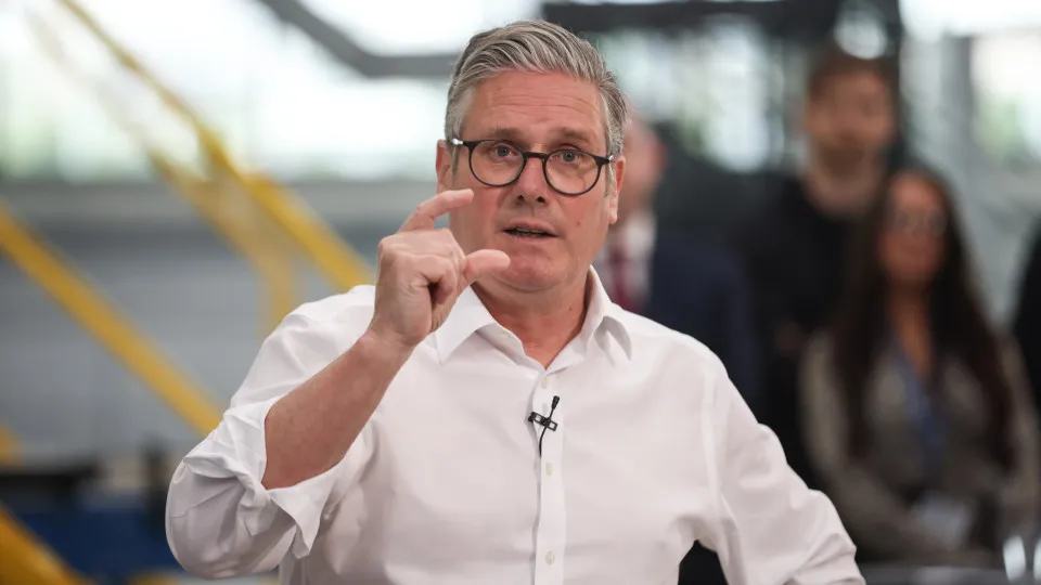 Reino Unido deve se preparar para vencer guerras, diz Starmer sobre gasto de US$ 2 bi em fábricas de armas