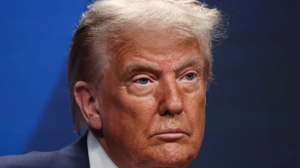 “Soldado?” Trump se comove com jornalista ucraniana com marido na guerra