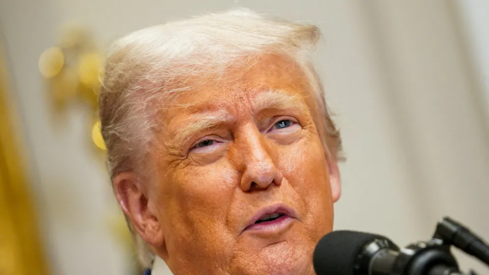 Trump diz que “Rússia e Ucrânia vão começar negociações para cessar-fogo”